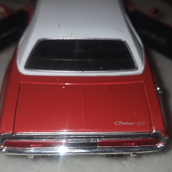 Collectible Automobile - Picture 12 of 14